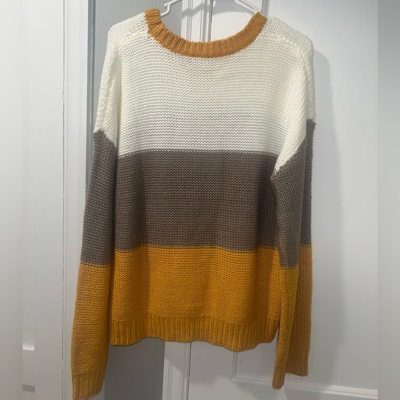 Hem & Thread Color Block Sweater - Picture 2 of 5